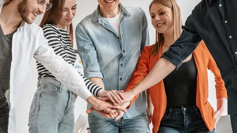 太阳大胜独行侠，布克砍下24分